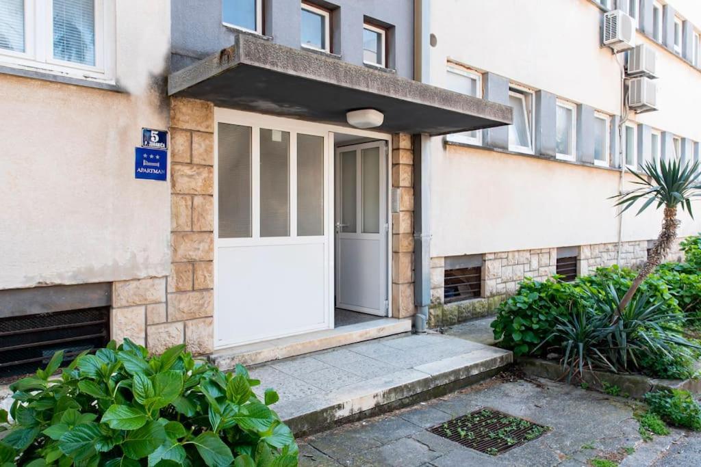 Lapad Cove Apartment Дубровник Екстериор снимка